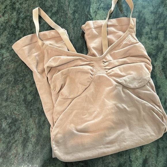 SCULPTING BODYSUIT MID THIGH - OCHRE - Picture 2 of 3